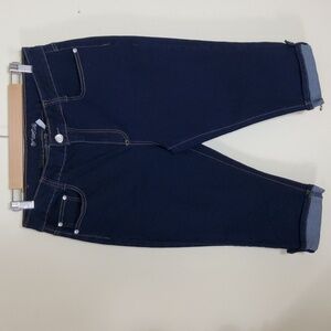 QQMY Women's Size 17/18 Bling Embroidered Capri.